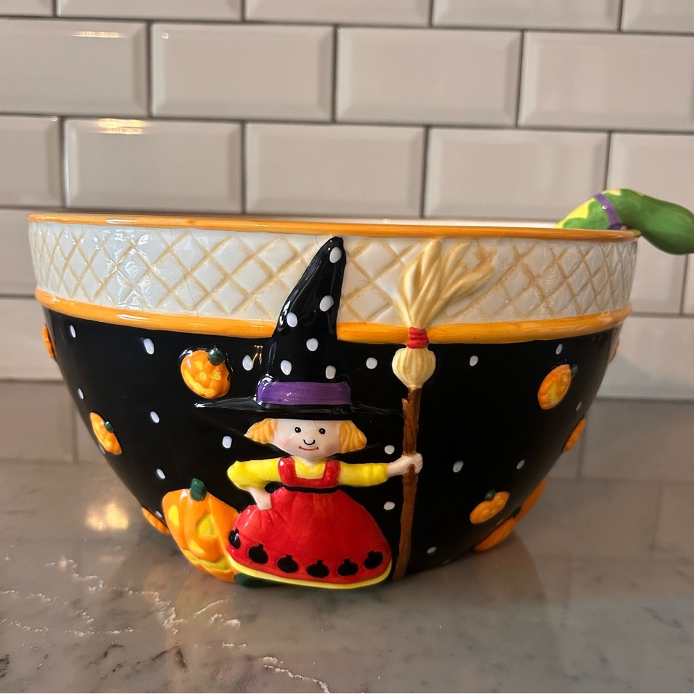 Mary Engelbreit 2002 Halloween punch bowl with ladle - Tiny Teeny Halloweeny